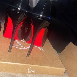 Black 8.5 Christian Louboutin Pumps